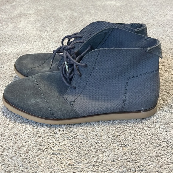 Women’s Tom Booties Size 8 - Picture 2 of 6